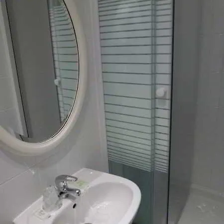 Le Sisley 2* Rouen